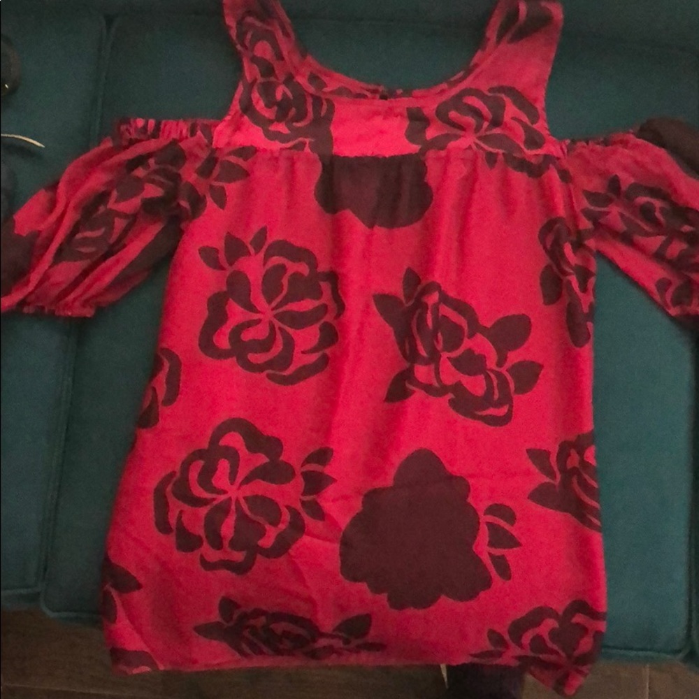 Peekaboo shoulder floral summer Blouse Arden B